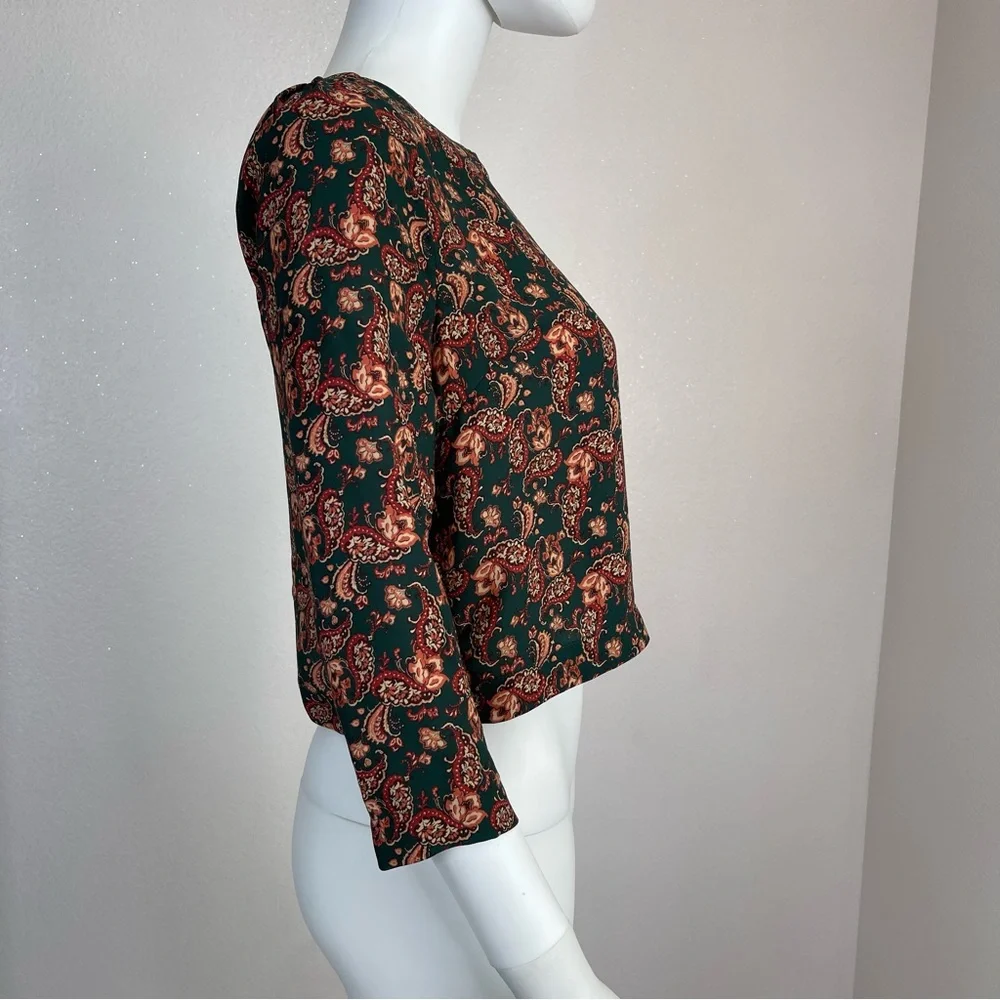 Beautiful cropped floral top peace floral top Forever21 S cropped floral top